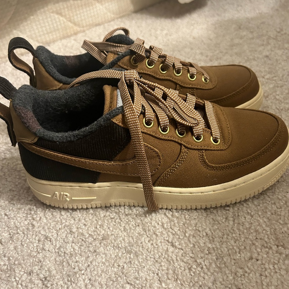 Carharrt Air Force 1
Size 5.5 Gradeschool